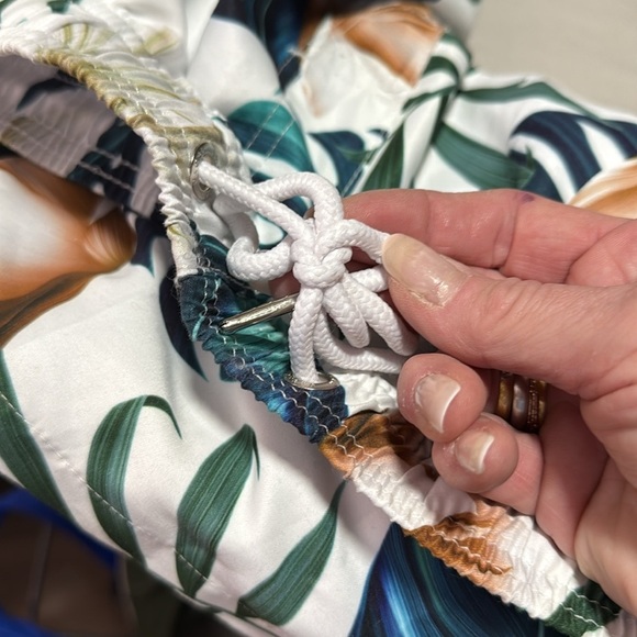 Men's NWT Barbados Swim Trunks with Built in Mesh Briefs in White Floral M - Picture 12 of 12